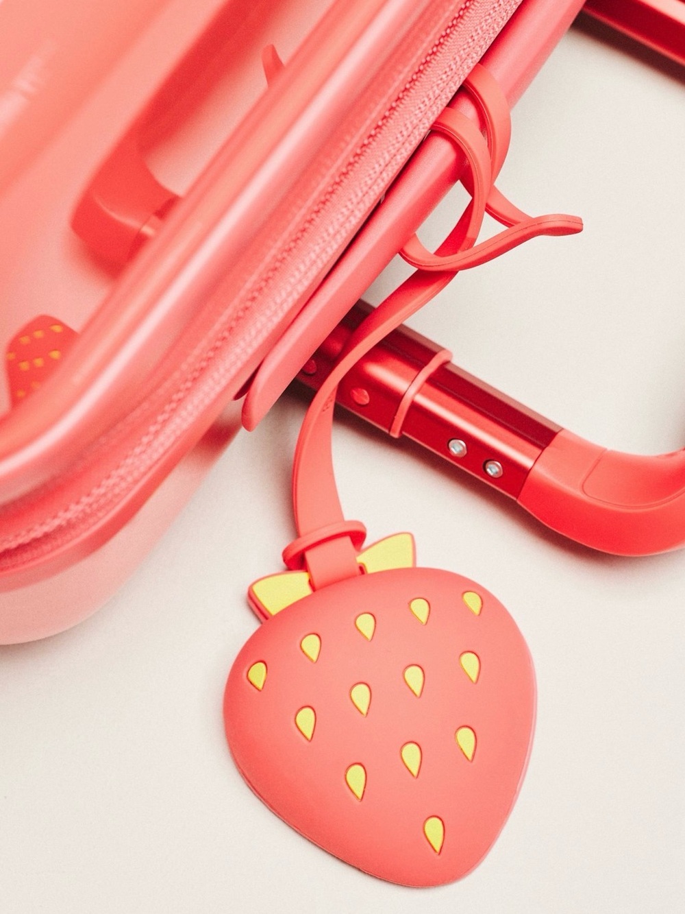 BEIS x Poppi Strawberry Mirror Bag Charm - Picture 2 of 6